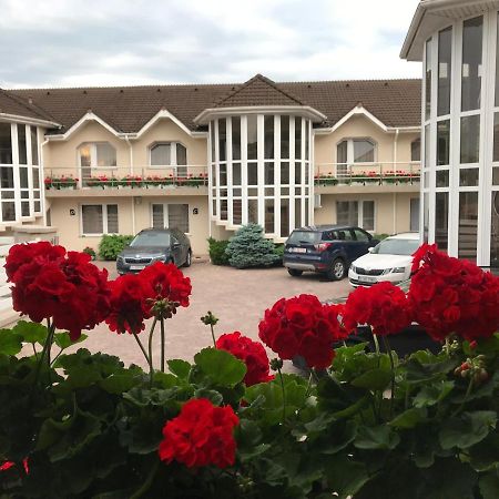 Villa Brussels Deva Dış mekan fotoğraf